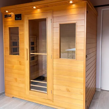 Cosy Avec Acces Piscine Partagee Chalet Chazemais