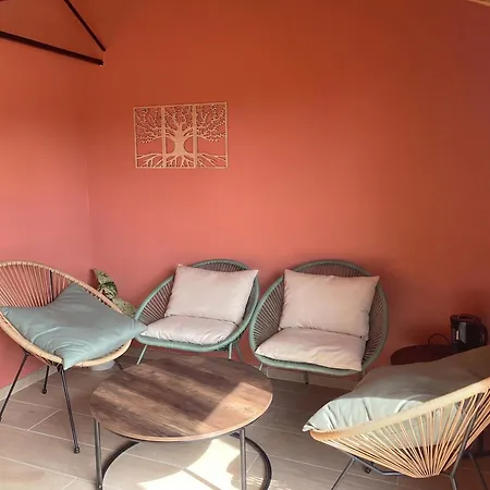 Cosy Avec Acces Piscine Partagee Chalet Chazemais
