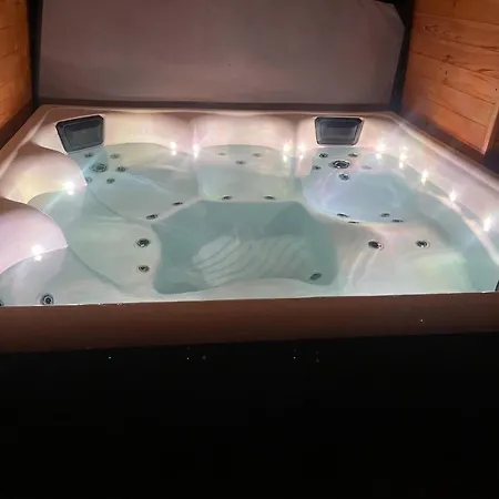 Cosy Avec Acces Piscine Partagee *